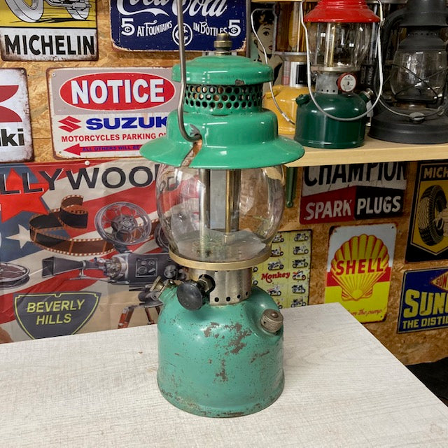 【Coleman ランタン モデル】 1936年~1965年 コールマン カナダ製 242Bとシーフォームの話 - 特徴と年代判別 オリジナルの見分け方 -