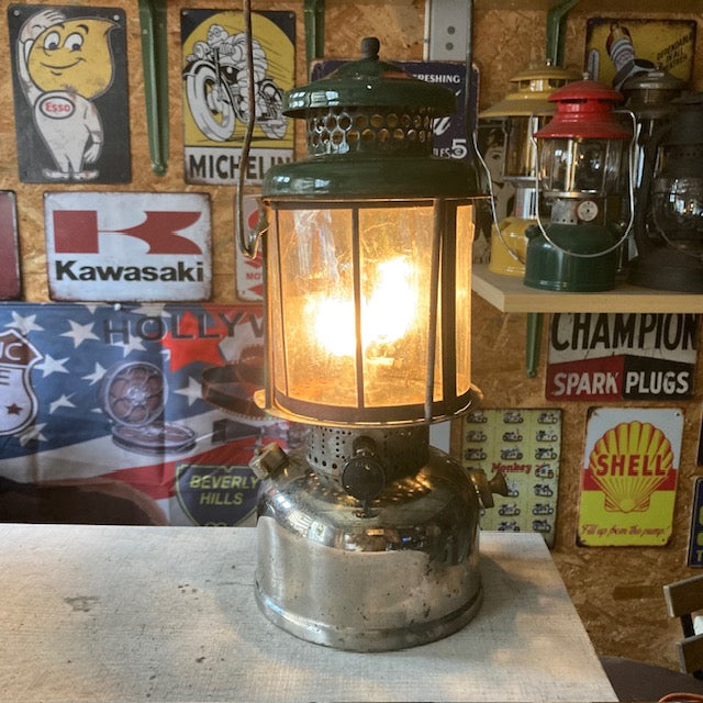 【Coleman ランタン モデル】 1929年～1940年 コールマン Quick-Lite 「Model L427」LANTERN コールマンで最初のビルトインポンプの話　－ 特徴と年代判別 オリジナルの見分け方 －