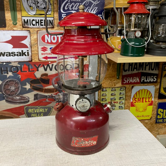 コールマン Coleman ランタン 1962年2月 200A バーガンディー 中古 整備済み【海外直輸入USED品】