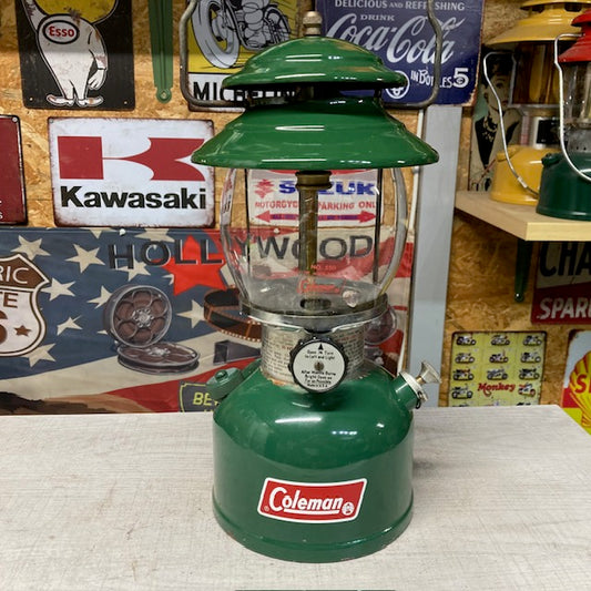 コールマン Coleman ランタン 200A700 グリーン 1982年8月 整備済み 【海外直輸入USED品】