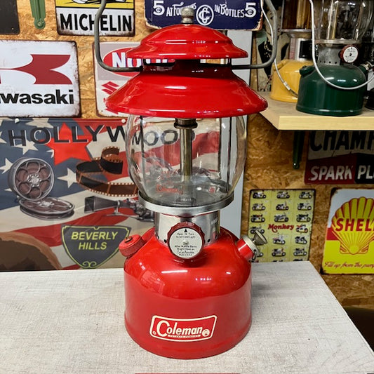 コールマン Coleman ランタン 1967年12月 200A パテペン 中古 整備済み【海外直輸入USED品】