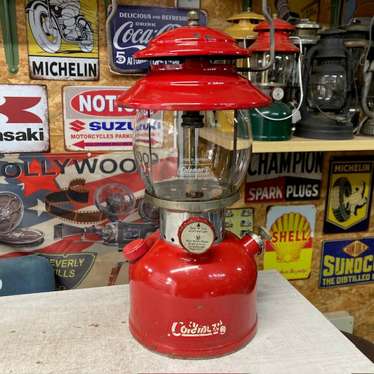 コールマン Coleman ランタン 1964年2月 200A レッドボーダー 低いベンチレーター【海外直輸入USED品】