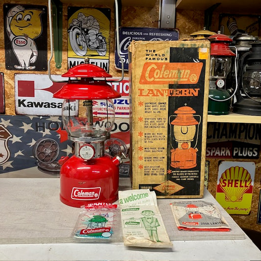 コールマン Coleman ランタン 1967年10月 希少 スモールパテペン 小文字パテペン 箱入り美品  中古 整備済み【海外直輸入USED品】