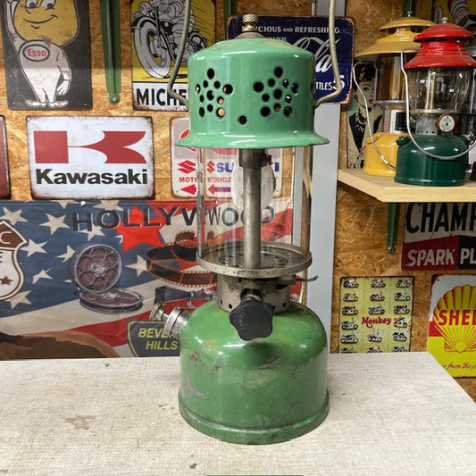 1940年代　AGM　シアーズランタン　シルクハット　MODEL. 710.7426　アボカドグリーン　コールマン　ランタン【海外直輸入USED品】