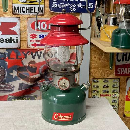 コールマン Coleman ランタン 1951年11月 200A クリスマスランタン サンシャイングローブ 美品 オールオリジナル 整備済み【海外直輸入USED品】
