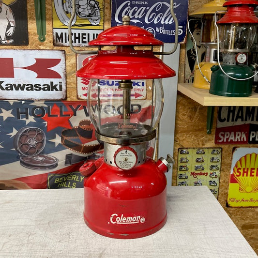 コールマン Coleman ランタン 1964年5月 200A 美品 レッドボーダー 低いベンチレーター 整備済み【海外直輸入USED品】