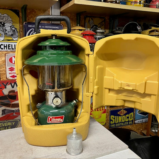 Coleman ランタン 228F 1971年2月製 ビッグハット クラムシェルケース No.0ファンネル｜ 整備済み【海外直輸入USED品】