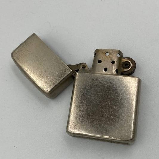 1946年後期　58ｍｍロングトールケース　センターロング　ニッケルシルバー　３バレル　14穴チムニー　ジッポー　ZIPPO【海外直輸入USED品】