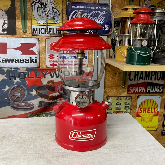 【美品】1973年10月　コールマン Coleman 200A　ホワイトボーダー　ブルーポイントなしベンチレーター　ランタン【海外直輸入USED品】