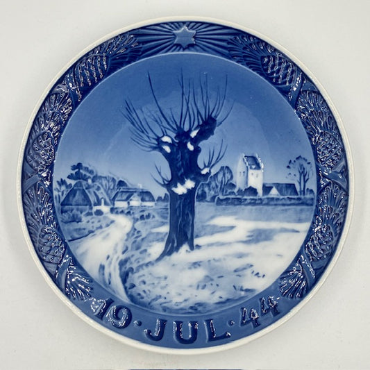 ロイヤルコペンハーゲン イヤープレート 1944年 「Typical Danish Winter Scene」 デンマークの代表的な冬の景色【海外直輸入USED品】