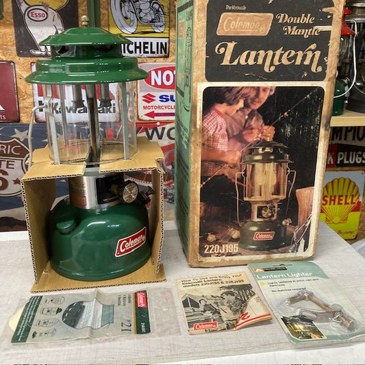 1978年10月　コールマン Coleman 220J　ランタン　箱　取説等付き【海外直輸入USED品】