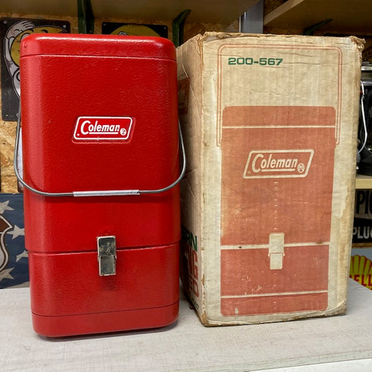 コールマン Coleman ランタン 200A 箱入りケース 赤 ガルウィングケース メタルケース 200A用【海外直輸入USED品】