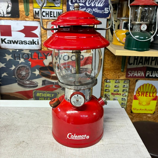 コールマン Coleman ランタン 1964年2月 200A レッドボーダー チェリーレッド 低いベンチレーター 中古 整備済み【海外直輸入USED品】
