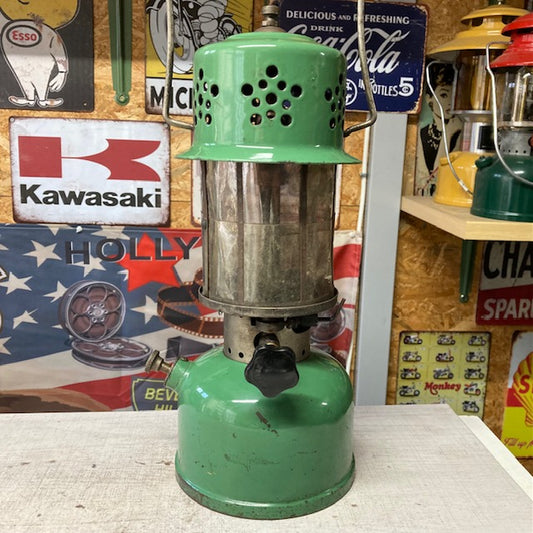 1940年代　AGM　シアーズランタン　シルクハット　MODEL. 710．7426　アボカドグリーン　コールマン　ランタン【海外直輸入USED品】