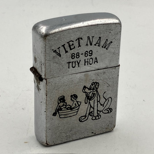 ZIPPO ベトナム 1968年 プルート 入浴中の男女 ビンテージ ベトナムジッポー 【海外直輸入USED品】
