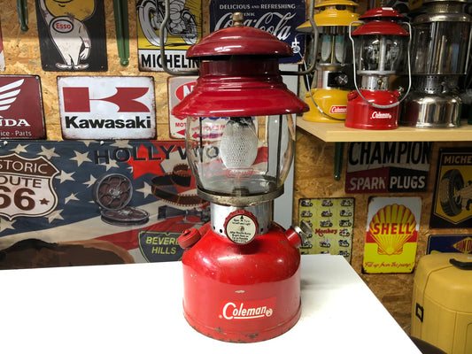 1963年1月　レッドボーダー　高いベンチレーター　コールマン Coleman 200A　ランタン　