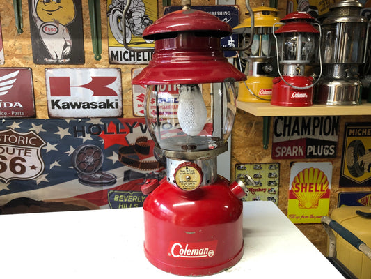 1962年10月　レッドボーダー　高いベンチレーター　コールマン Coleman 200A　ランタン　サンシャイングローブ