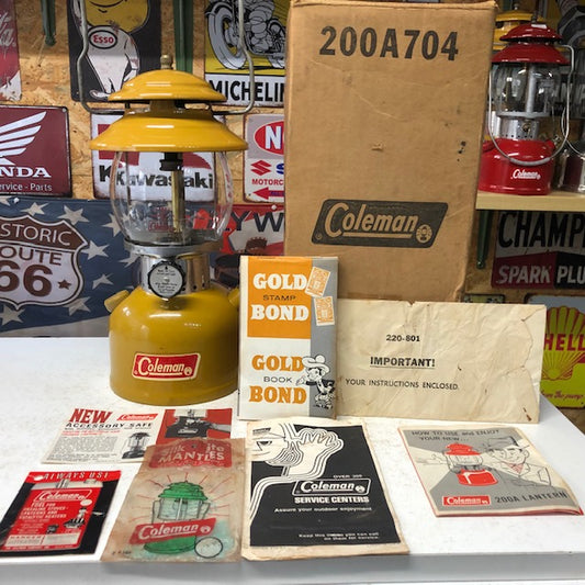 コールマン Coleman ランタン 1972年5月 200A704ボックス入り ゴールドボンド インストラクション等 箱 取説 整備済み【海外直輸入USED品】