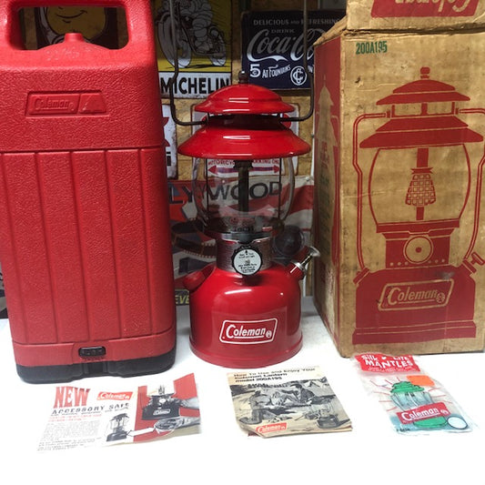 1976年6月　【箱入り美品、ケース付き、凹みあり】最終モデル　ブラックバルブ　コールマン Coleman 200A　ランタン　