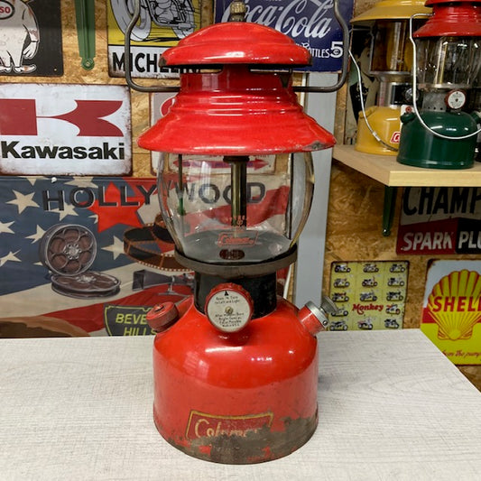 コールマン Coleman ランタン 1953年2月 200A ブラックバンド 素焼きバーナー ヤレた個体 整備済み【海外直輸入USED品】