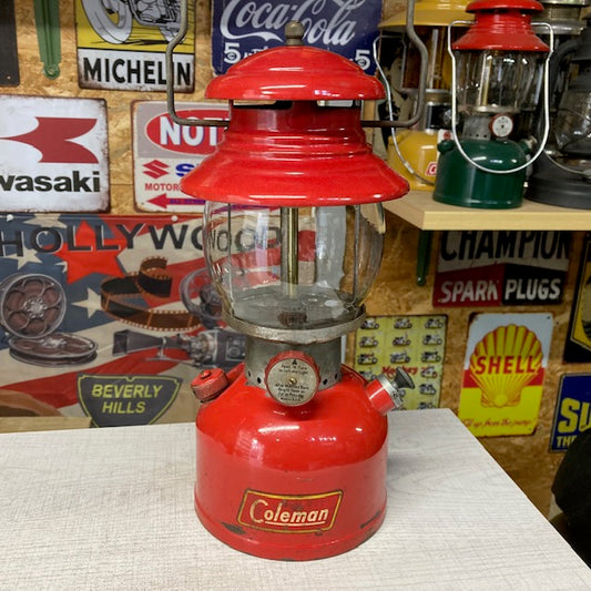 コールマン Coleman ランタン 1954年6月 200A イエローボーダー ランタンRマーク無しデカール 美品 オリジナル 整備済み【海外直輸入USED品】