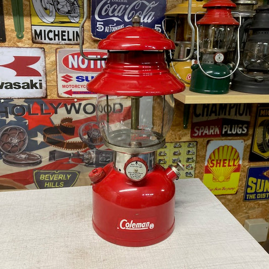 1963年3月　【美品】　レッドボーダー マルーン　高いベンチレーター　コールマン Coleman 200A　ランタン【海外直輸入USED品】